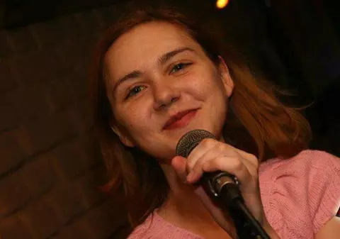 Mica de la Abracadabra a murit!