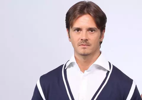 Mihai Petre, expert în schimbatul scutecelor: "Am talent!"