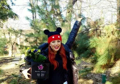 Mare fan al desenelor animate, Elena Gheorghe a primit o căciuliţă cu Minnie Mouse | FOTO