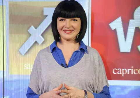 CUM a ajuns Neti Sandu să CITEASCĂ în ASTRE