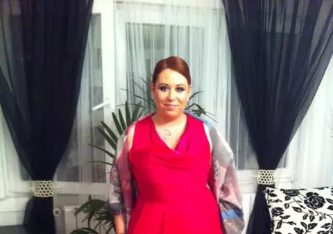 Oana Roman, mai îndrăgostită ca oricând, vorbeşte despre IUBITUL EI MAI TÂNĂR: "Este un om obişnuit. Mă gândesc că aş putea să-mi ÎNTEMEIEZ O FAMILIE"