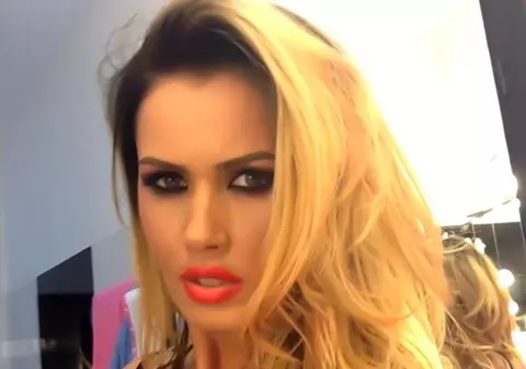 Oana Zăvoranu: "AM NEVOIE DE AJUTOR. E vorba de o decizie care îmi poate SCHIMBA VIAŢA ŞI IDENTITATEA!"