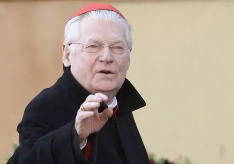 Următorul Papă, patron de restaurant low-cost?