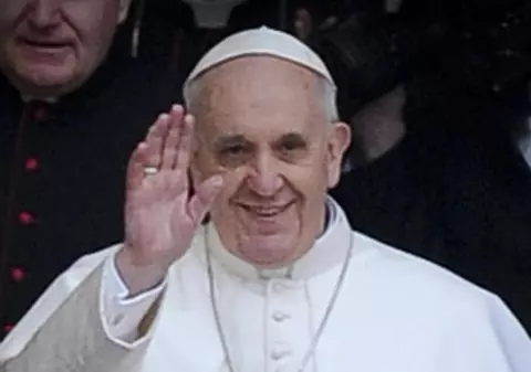 "Dacă nu mă căsătoresc cu tine, mă fac preot", i-a spus Papa Francisc iubitei sale din adolescenţă! Vezi CINE A ÎMPIEDICAT POVESTEA LOR DE DRAGOSTE!