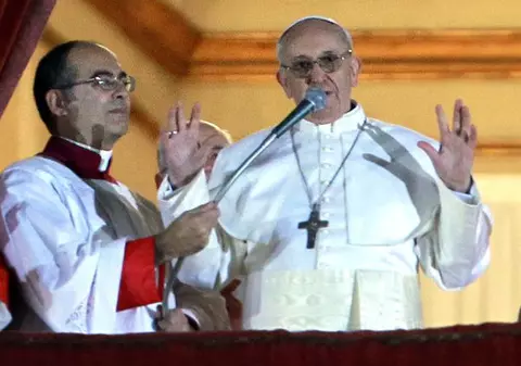 'SCHELEŢII din dulapul' noului Papă Francisc I! Ce legătură are cu răpirea a doi călugări iezuiţi