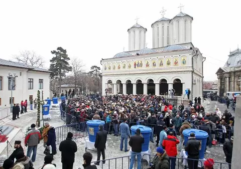 Tu vrei ca statul să dea bani pentru construirea Catedralei Neamului?