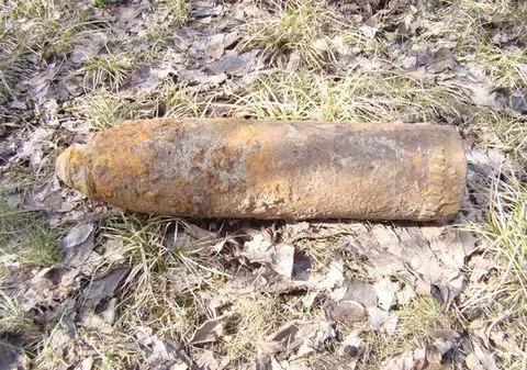 A urcat proiectilul în căruţă şi a plecat acasă