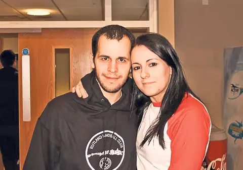 Ei îi învaţă să joace handbal pe englezi