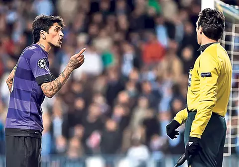 Noi am folosit primii arbitrul de poartă! FOTO