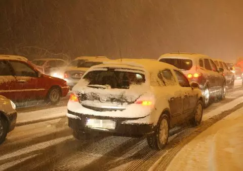 Drumuri închise în Moldova din cauza condiţiilor meteorologice