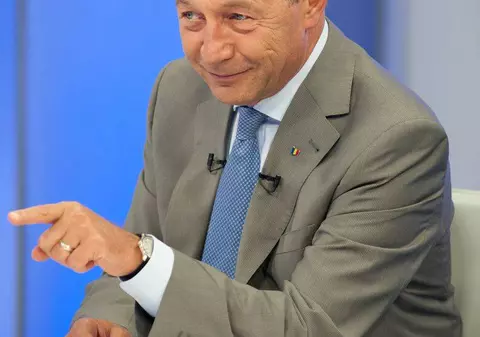Traian Băsescu a renunțat la avionul TAROM 