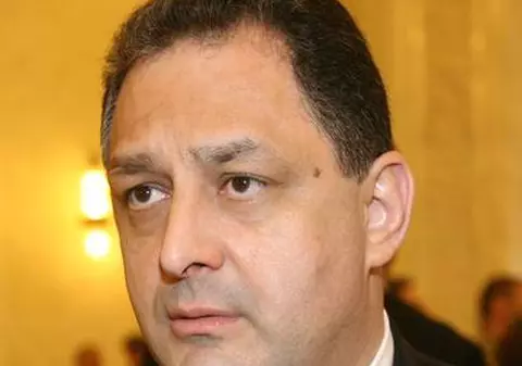 Victor Ponta îi cere lui Marian Vanghelie „să se ocupe de integrarea romilor”