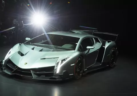 Cele trei exemplare Lamborghini Veneno au fost cumpărate! Vezi cine sunt clienţii care au dat 3,6 milioane de euro pe o maşină!