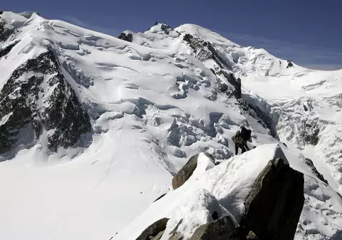 Cadavrele a trei alpiniști au fost descoperite pe Mont Blanc după 22 de ani