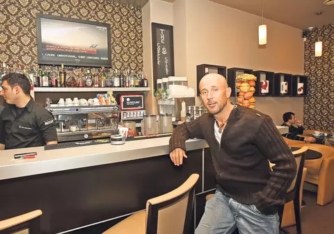 Invitație de 1 Mai. Trageţi o duşcă la cârciumile vedetelor! FOTO