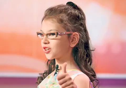 EXCLUSIV | Cleopatra Stratan îşi plăteşte singură şcoala particulară la care merge! În clasa a 4-a, are o bursă de 2.000 de euro