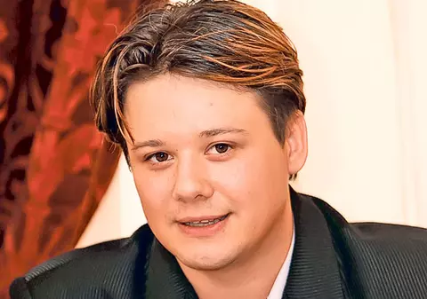 Fuego vă oferă albumul «Trandafiri în dar»