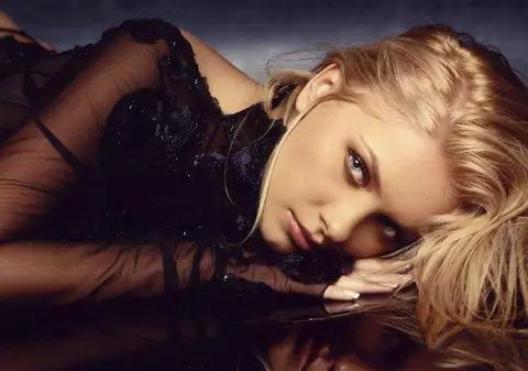 Cristina Dochianu: "Sunt împotriva dietelor. Mult mai sănătos e să mâncăm puţin şi des"