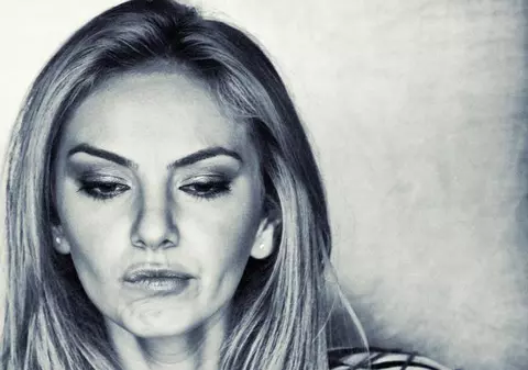 Roxana Ionescu ne asigură că este singură: "N-am niciun iubit, nu există niciun bărbat în viaţa mea"