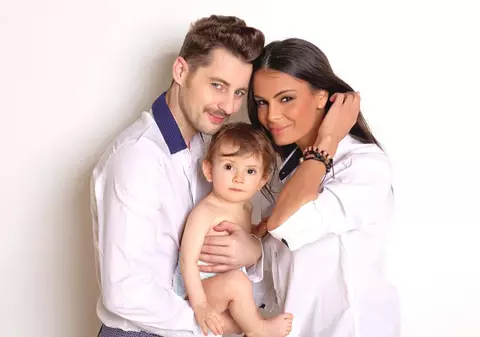 Anca Serea: "Serile noastre se încheie cu o baie relaxantă într-o cadă cu uleiuri aromatice!"