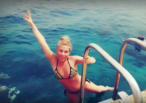 Corina Bud, primele fotografii din vacanța exotică: «Tocmai le-am făcut o vizită beduinilor» FOTO