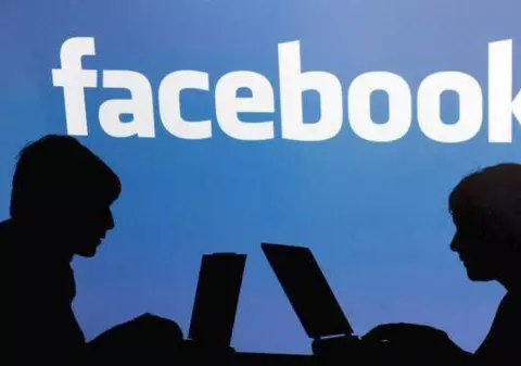 La efectul ăsta nu se gândea nimeni! Vezi legătura dintre stres, consumul de alcool și Facebook