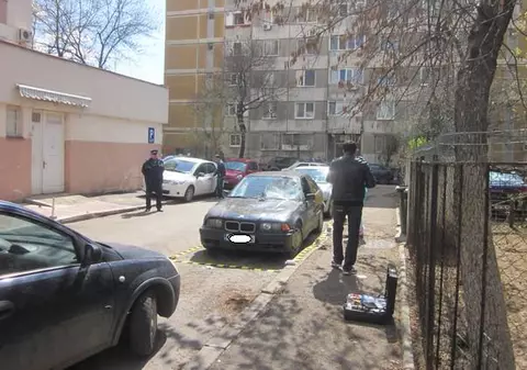 Colegii liceanului ucis au vandalizat maşina ucigaşului! FOTO