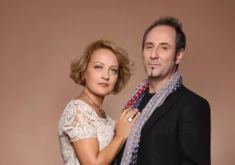 Mirela Vescan şi Laurent Tourette au semnat machiajul şi coafura echipei Roberto Cavalli