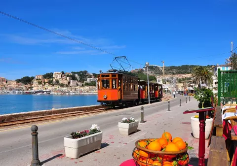 Soller, oraselul traditional mallorcan ascuns intre portocali