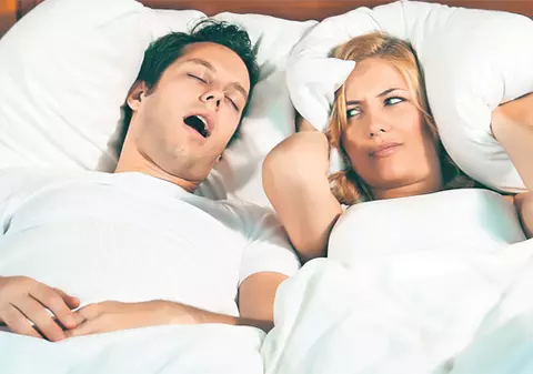 Ai probleme cu sforăitul? Poate fi semnul unei boli. Află câteva soluţii care îţi sunt de ajutor