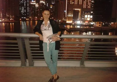 Adina Buzatu, stilistul vedetelor, recunoaşte că se uită la cum este îmbrăcat „masculul" din faţa ei: „Sunt încă singură pentru că aştept bărbatul perfect!"