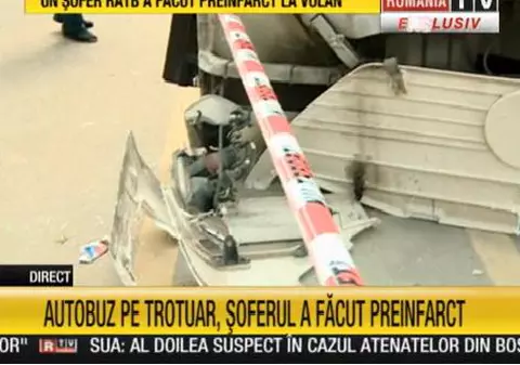 Un autobuz a ajuns pe trotuar. Șoferul RATB a făcut preinfarct