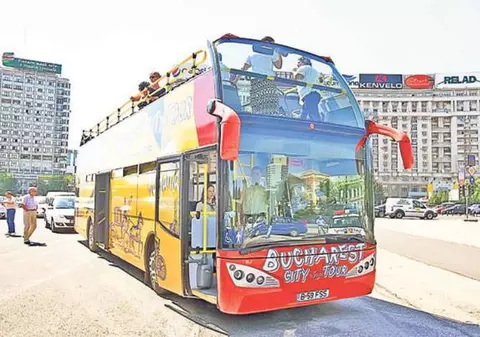 Autobuzele de pe linia turistică «Bucharest City Tour» îşi reiau circulaţia la 1 mai