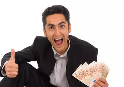 Tinerii pot primi 10.000 € pentru startul unei afaceri