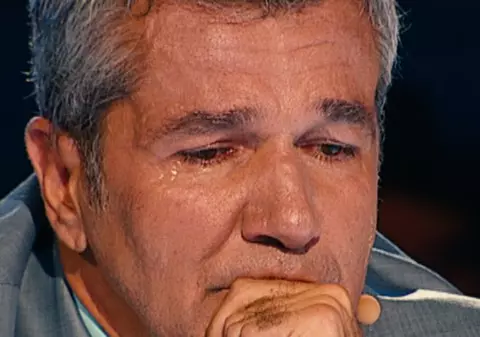 Dan Bittman, luat de acasă cu ambulanţa şi operat de urgenţă