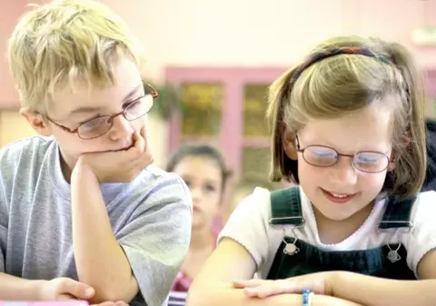 Prima etapă de înscriere în învăţământul primar se încheie luni