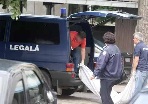 CRIMĂ și SINUCIDERE la Hunedoara! Un copil de 4 ani a asistat la înjunghierea mamei și spânzurarea tatălui