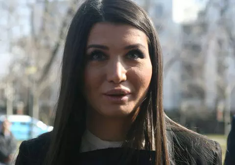 Elena Băsescu a primit un CADOU SURPRINZĂTOR de la familia Cioabă!