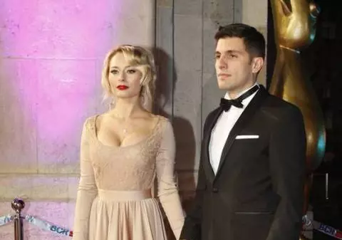 Află cum se înțelege Laura Cosoi cu noua ei «soacră»