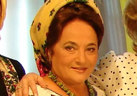 După ce a fost acuzată de sora ei că s-a PROSTITUAT în America, Laura Lavric REACŢIONEAZĂ: "O s-o doară la buzunar"