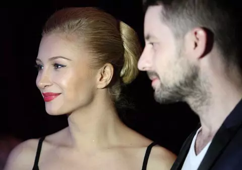 Lora a lansat videoclipul piesei "Capu’ sus". Îți place? | VIDEO