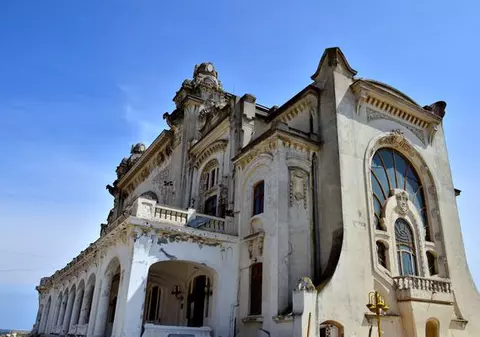 De 1 Mai, turiştii se vor plimba printre muncitori, pe faleza de la Cazinou | FOTO