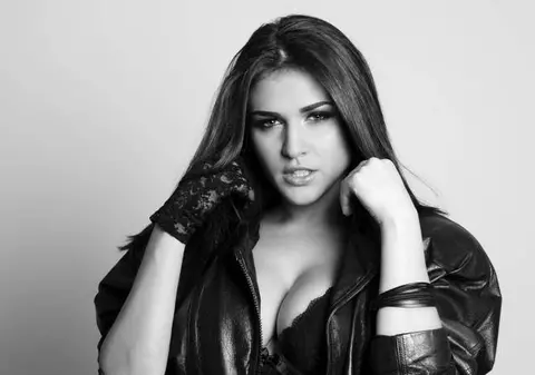 SE ÎNGROAŞĂ GLUMA! PRIMA DECLARAŢIE a artistei pe care Bendeac A CERUT-O ÎN CĂSĂTORIE