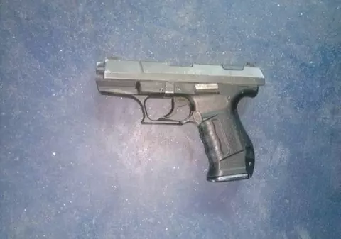 Un copil în vârstă de 4 ani şi-a împuşcat în cap prietenul de joacă