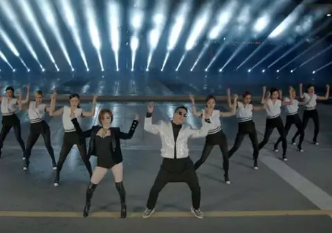 Noua piesă a lui PSY, record de vizionări pe YouTube, la două zile după lansare - VIDEO