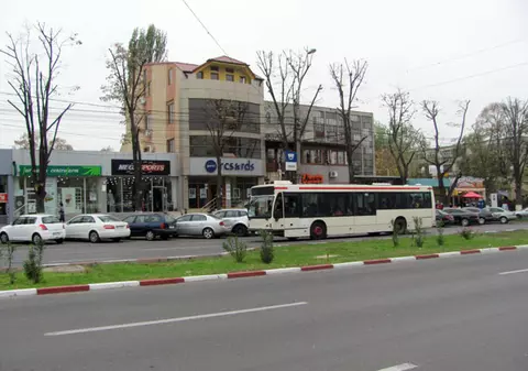 Nereguli la RATB! 3.000.000 € pe mâncare, relaxare şi sport din banii călătorilor!