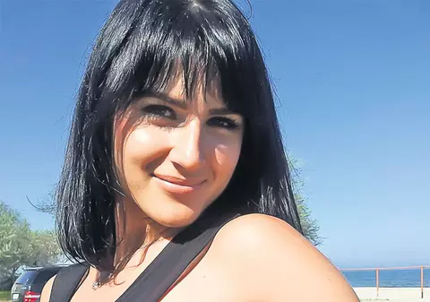 Şi-a tatuat titlul melodiei lui Gigi Gheorghiu 