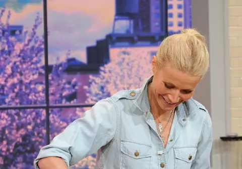 Este una dintre CELE MAI MARI ACTRIŢE de la Hollywood, însă VISUL ei este SĂ VÂNDĂ SANDVIŞURI!