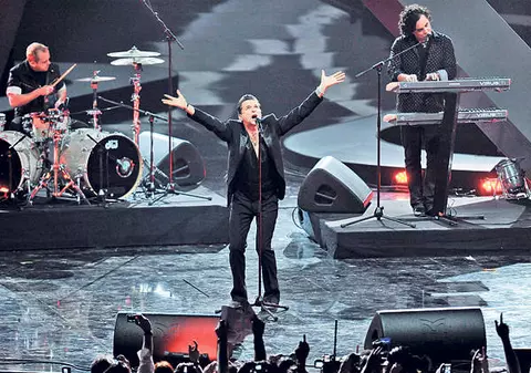 Dave Gahan şi publicul românesc, dragoste eternă. Ce reacţie au avut fanii când solistul DEPECHE MODE i-a salutat? 
