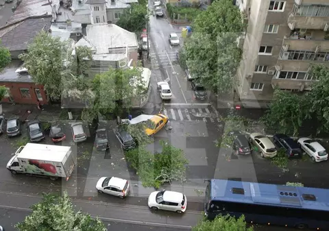 Cum să reacţionezi în caz de vijelie? Astea sunt cele mai bune sfaturi pentru siguranţa noastră